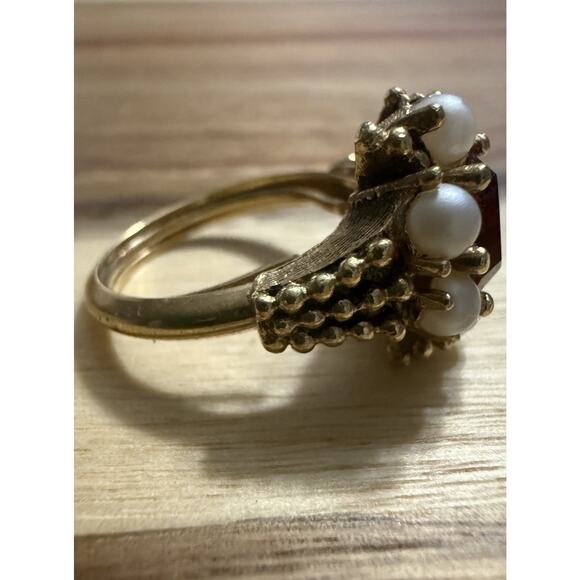 Avon Roseglow Ring with Rhinestone and Faux Pearls, Size 7, ca. 1973 - Picture 6 of 9